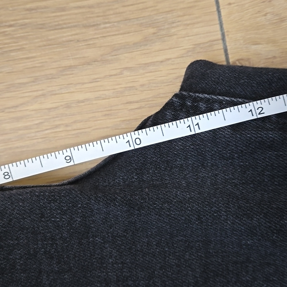 Aritzia Black Straight Leg Women’s Jeans - Picture 9 of 12